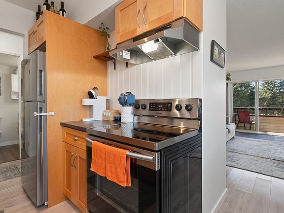 4th image of 2211 Clearbrook Rd #313