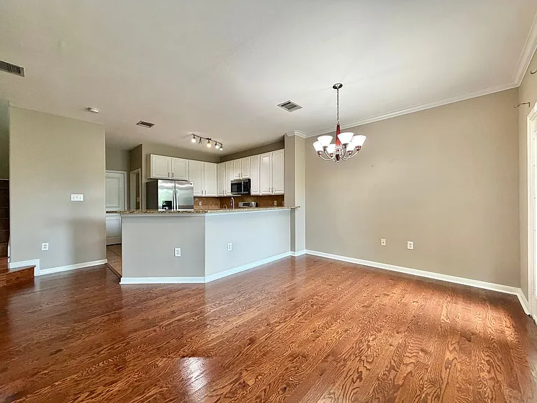 3300 Forest Creek Dr — Photo 10