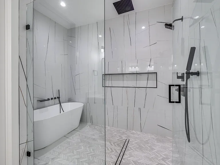 2308 Douglas Ave — Photo 14