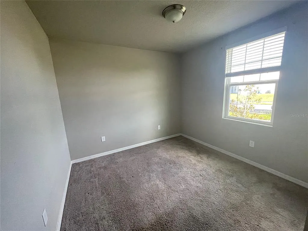 4 bed, 2.0 bath, 1823 sqft, $2,000 — Photo 4