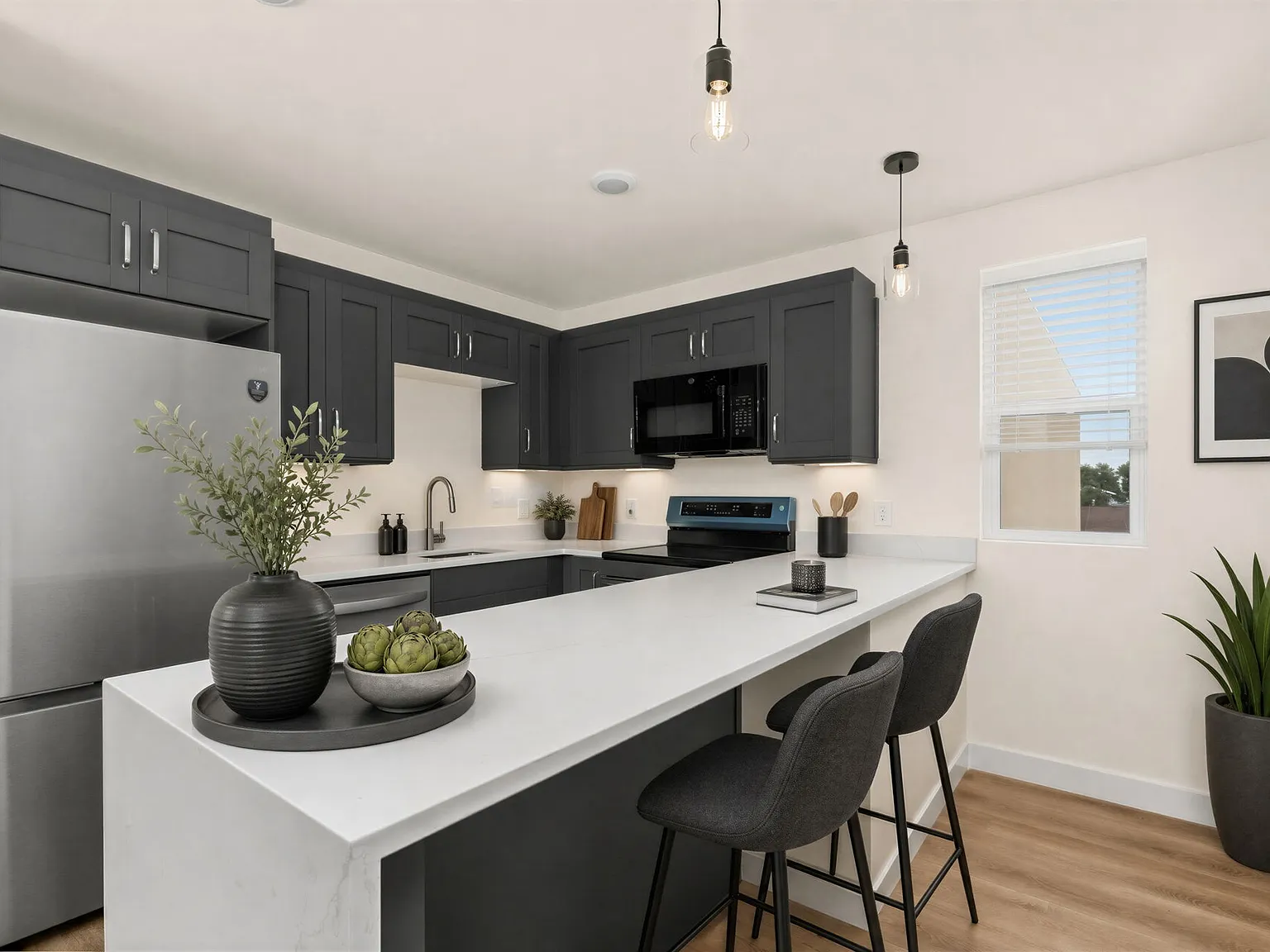 2 bed, $2,995 — Photo 2