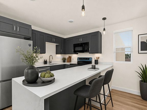 2nd image of 3318 Luna Ave #2