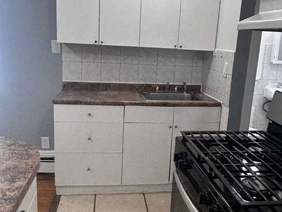 2nd image of 53 Glenwood Ave Floor 2