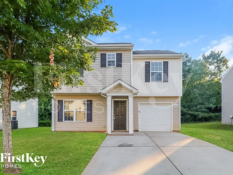 7429 Hidden Creek Dr — Photo 1