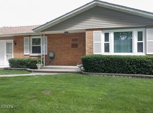 7241 Rosewood St, Hanover Park, IL 60133