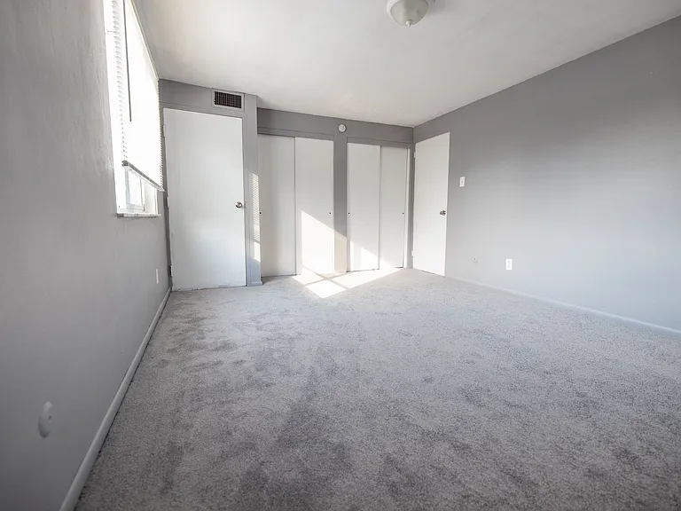 1101 Broadway Ave — Photo 31