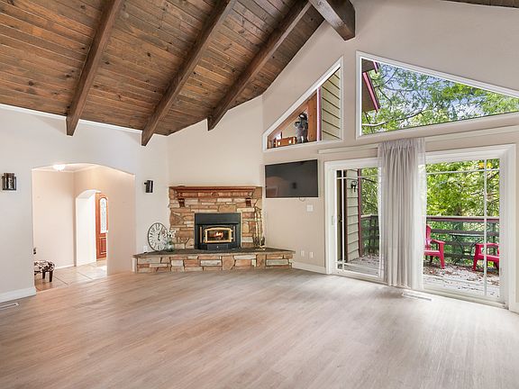 3rd image of 817 Nadelhorn Dr