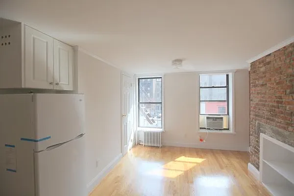 Rented by Town Residential | media 19