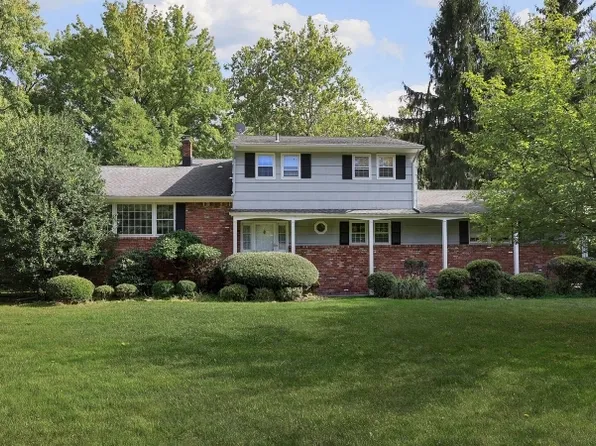 2004 Winding Brook Way, Scotch Plains Twp., NJ 07076