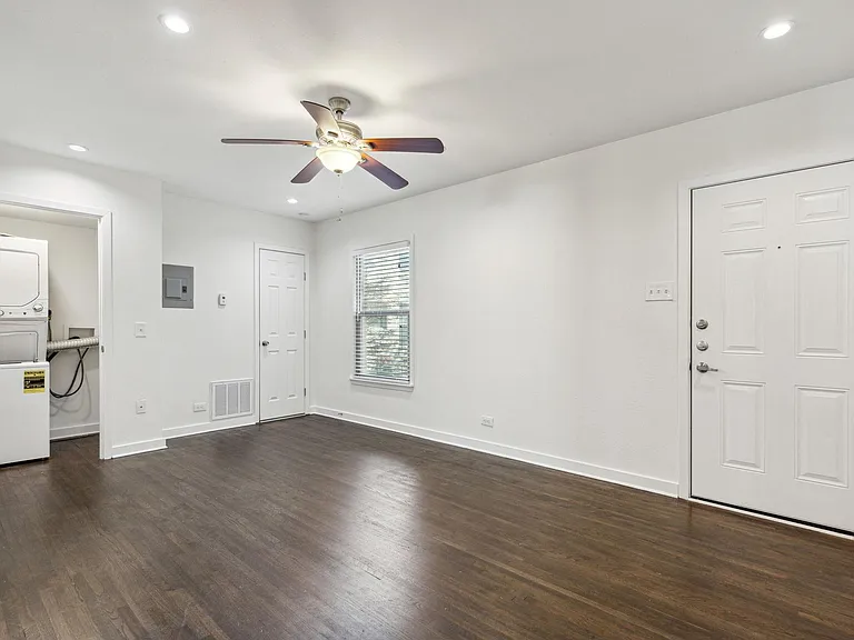 Devonshire Apartments — Photo 17