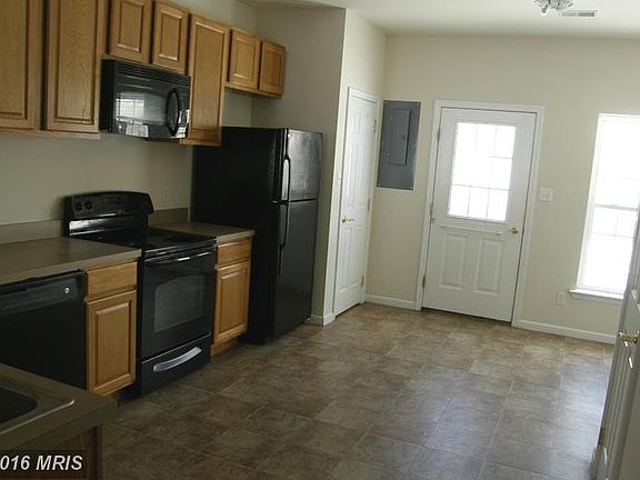 4th image of 124 S Earl St