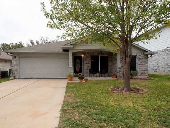 2nd image of 1702 Ascot Ln