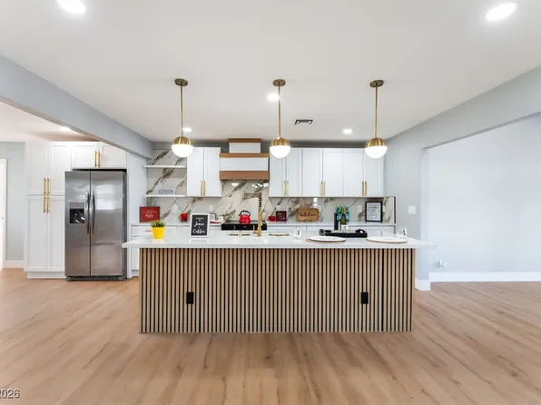 1925 E Saint Louis Ave, Las Vegas, NV 89104