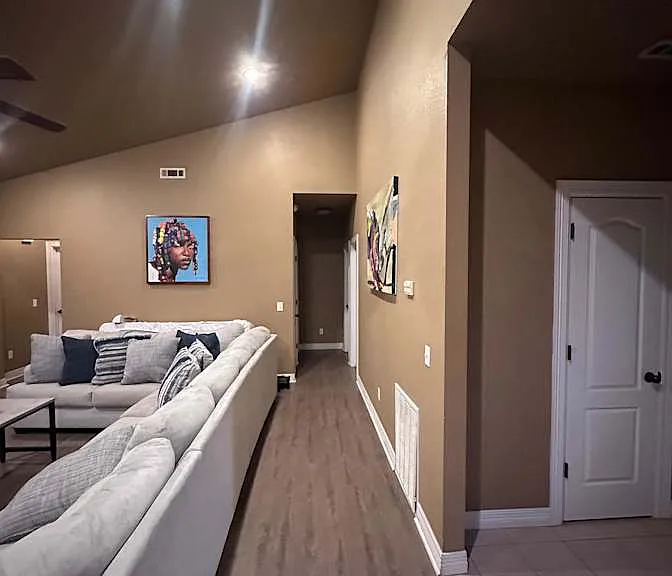 803 N Meadowlands Dr — Photo 12