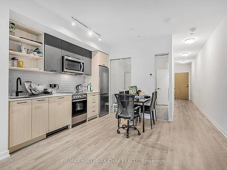 2300 Saint Clair Ave W #110 — Photo 20