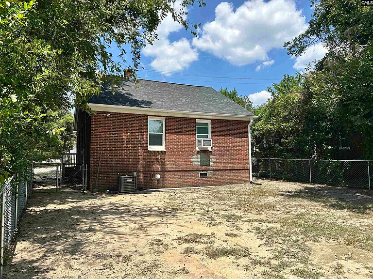 2112 Academy St — Photo 41