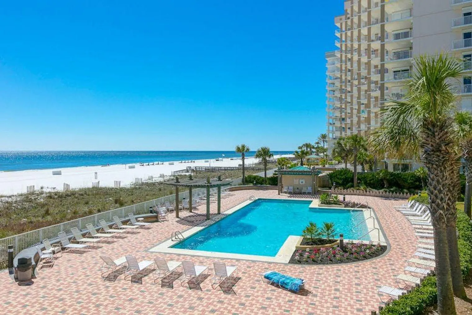 3 bed, 2.0 bath, 1259 sqft, $4,818 — Photo 4