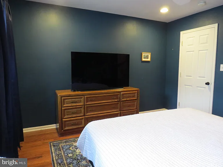 1424 S Orianna St — Photo 8