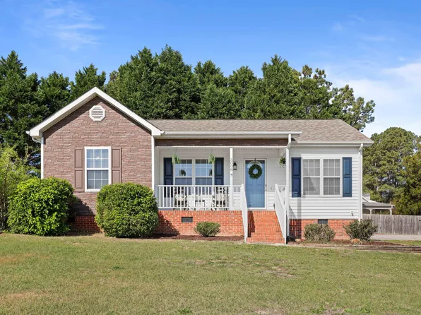 3008 Holltree Ct, Fuquay Varina, NC 27526