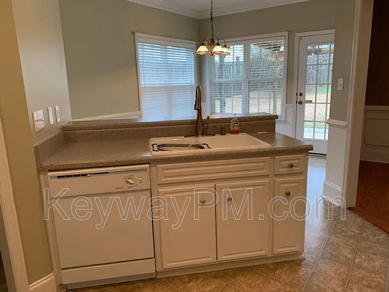 4890 Somerset Dr — Photo 8