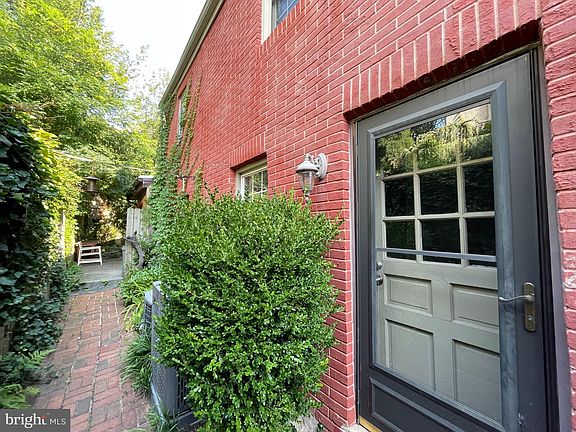4th image of 792 S Front St #B