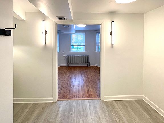 5th image of 3412 N Avers Ave Unit G