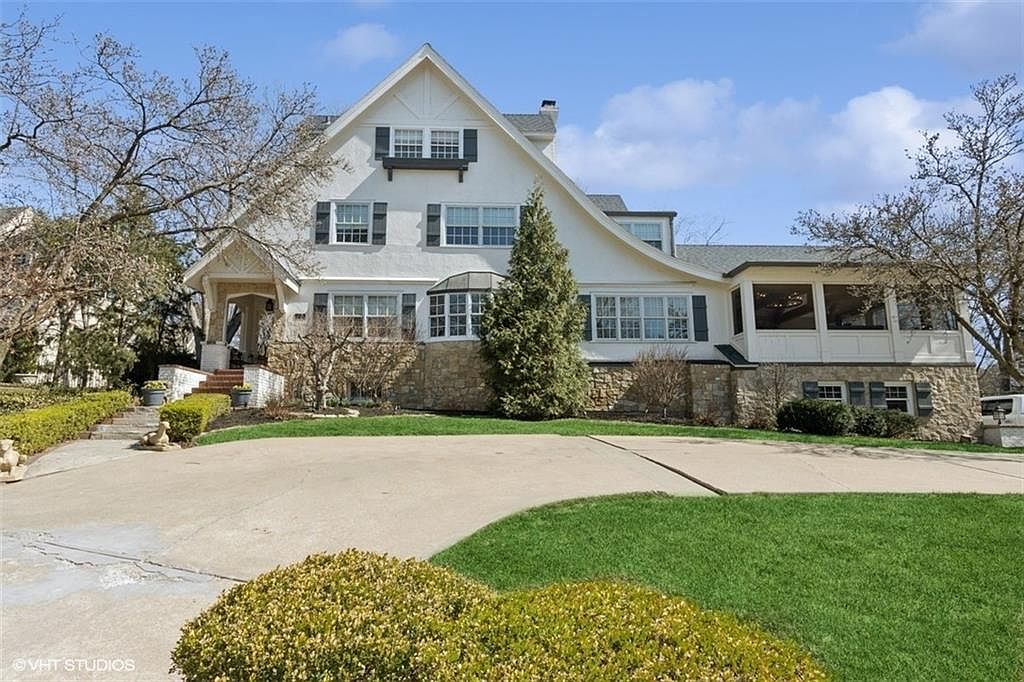 5625 Pembroke Ln, Mission Hills, KS 66208 | Zillow