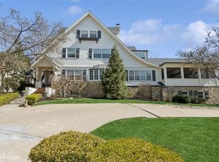 5625 Pembroke Ln, Mission Hills, KS 66208