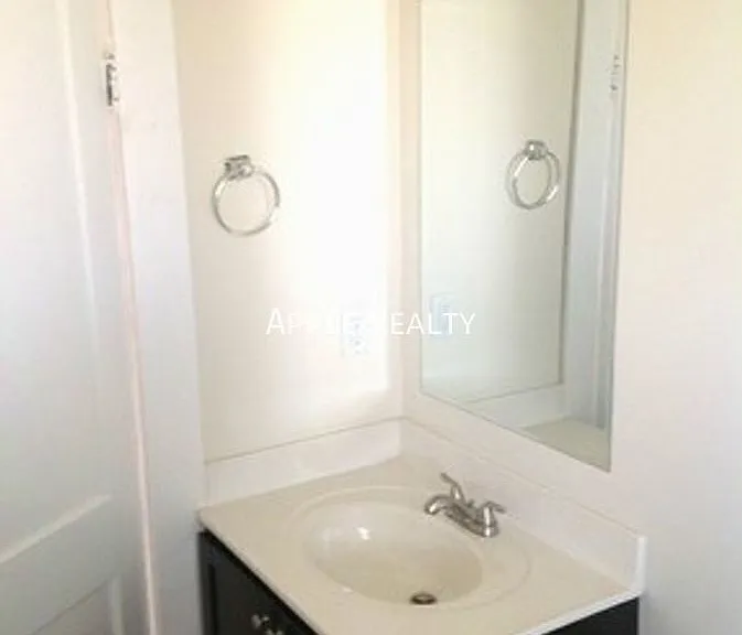 410 W Hill Ave S — Photo 6