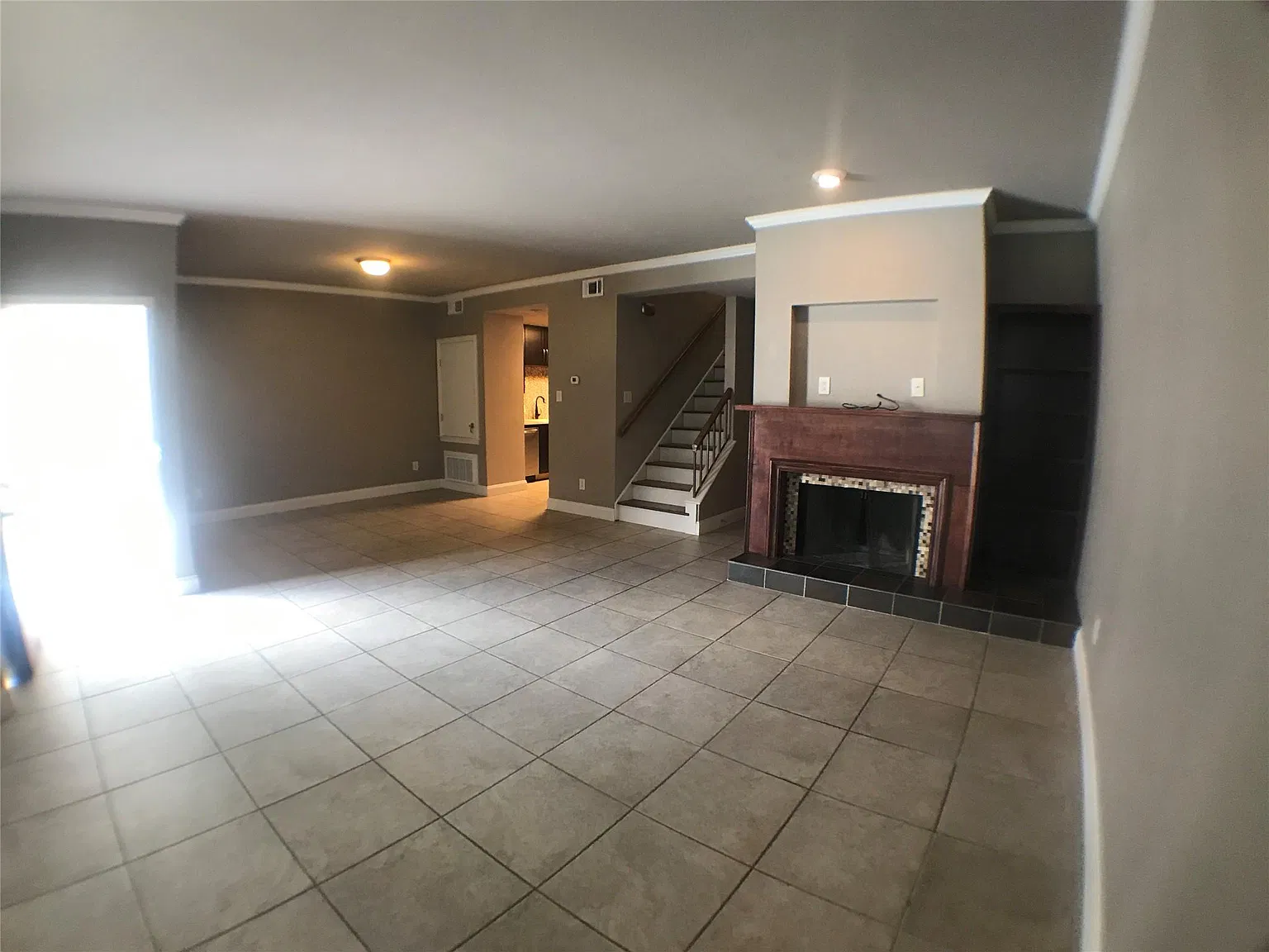 2 bed, 2.5 bath, 1077 sqft, $2,600 — Photo 4