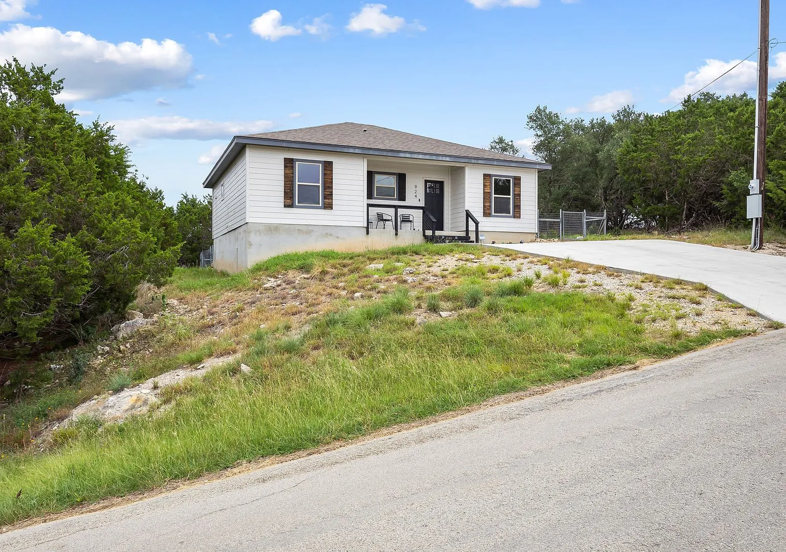 3 Bedroom/2 Bath Scenic Heights Subdivision — Photo 2