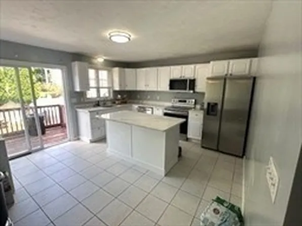 3-3 Friedel St #A, Worcester, MA 01603