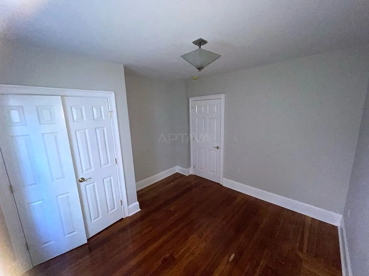 Inman Square / Kirkland/Harvard / Union Square area, 4 bedroom, 2 bathroom apartment — Photo 2