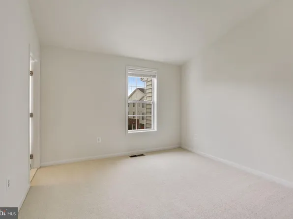 43140 Whelplehill Ter, Ashburn, VA 20148