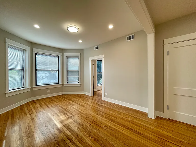 2143 N Keystone Ave #2 — Photo 8