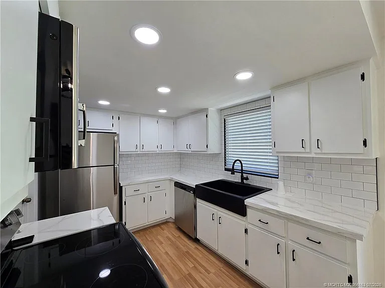 2648 Rockcrest Ct — Photo 32
