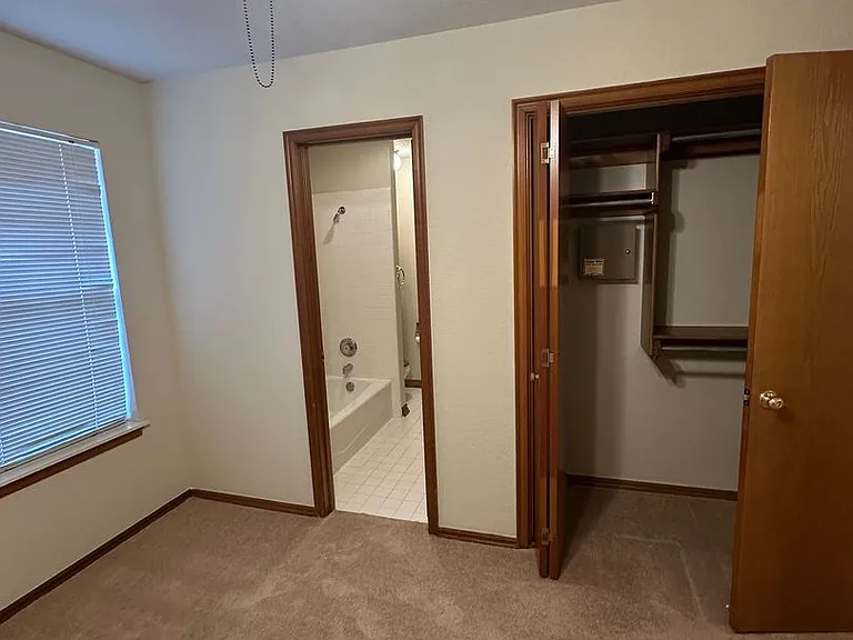 5524 Woodmont Dr — Photo 42