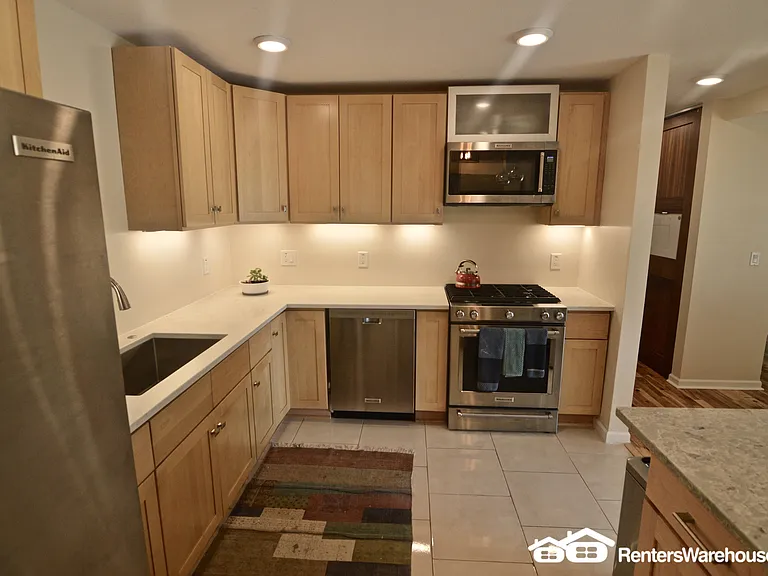 4201 Lakeside Ave N #111 — Photo 5