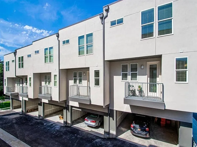 Aero Luxury Townhomes — Photo 28