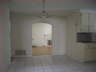 3rd image of 2884 Haughton Dr