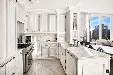 Rented by R New York