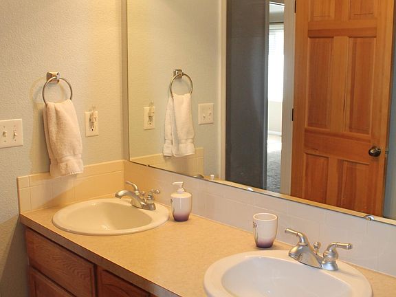 Hall bath, Shower and Tub combo