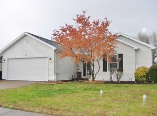 4044 Country Ridge Dr, Newburgh, IN 47630