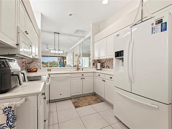 4th image of 26550 Clarkston DR