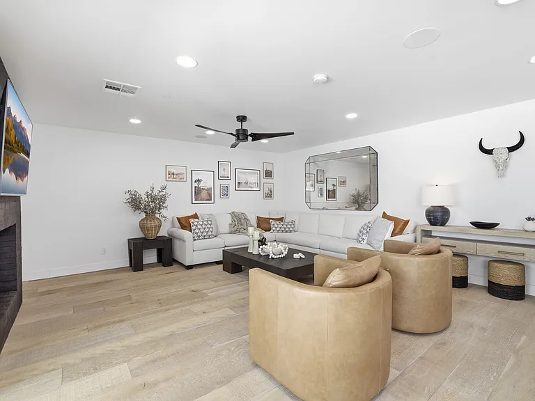 8401 E Cortez St — Photo 17