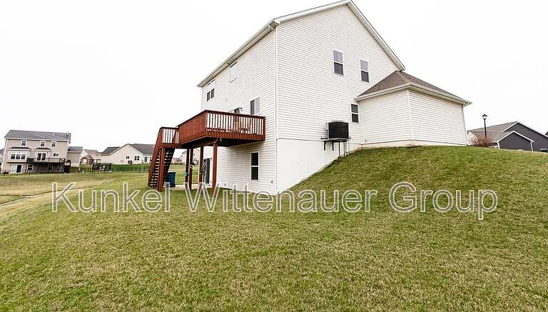 2724 Ambridge Dr — Photo 7