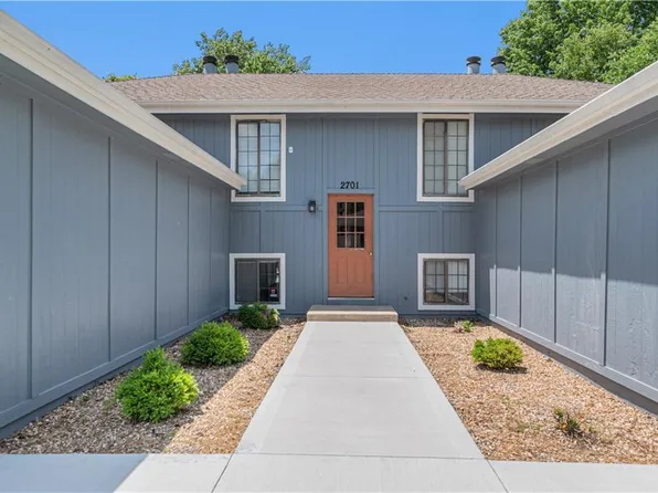 2701 NW 5th St, Blue Springs, MO 64014