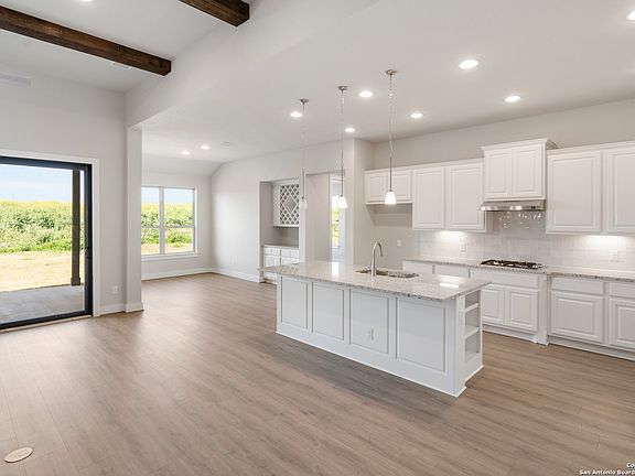 5th image of 5019 Estates Oak Way