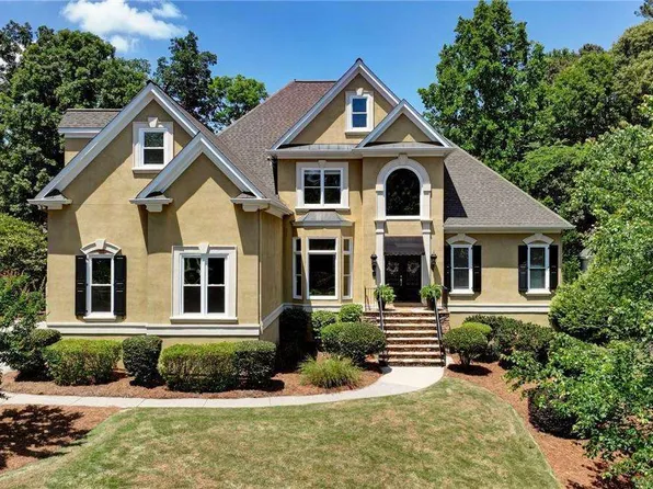 3990 Falls Ridge Dr, Johns Creek, GA 30022