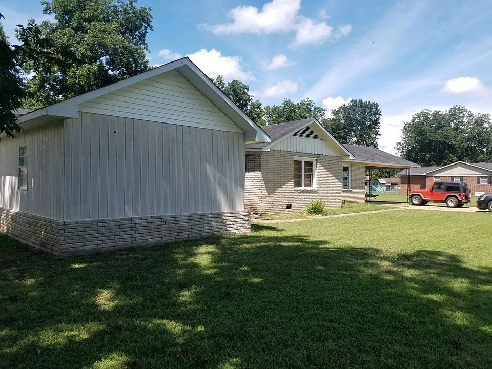 1st image of 304 E Crow Ave